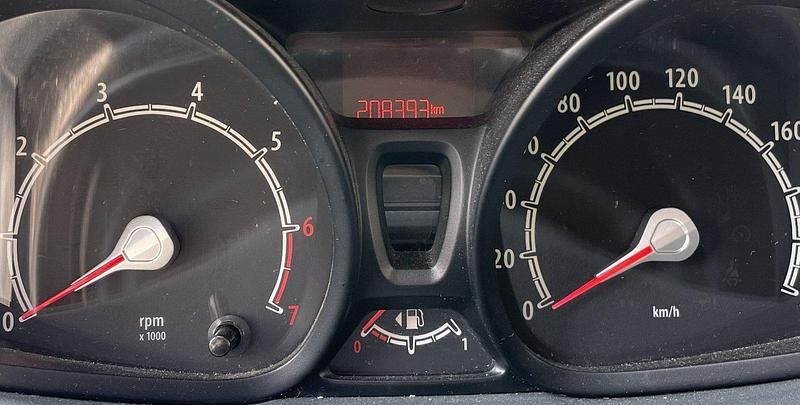 Gebraucht Ford Fiesta 82 PS (60 kW) 2009 Silber Kleinwagen