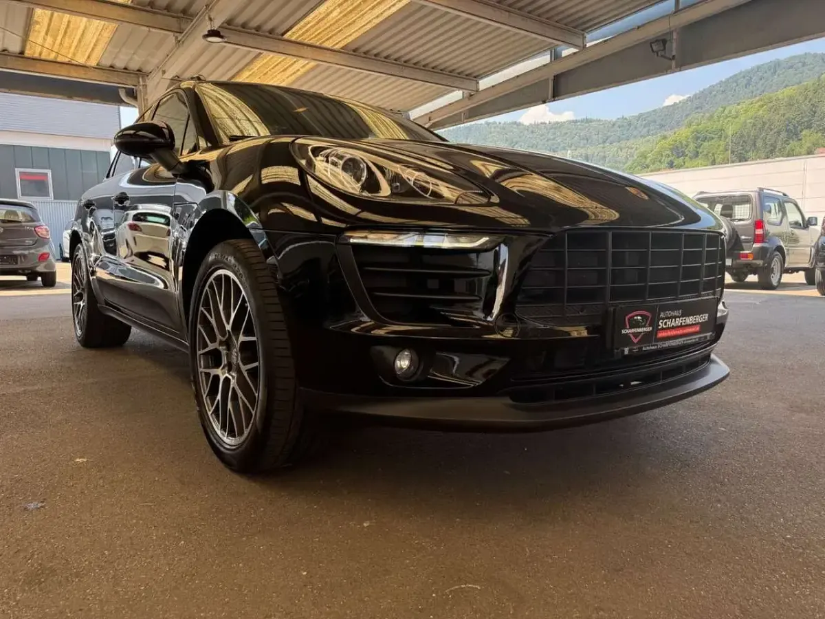 Gebraucht Porsche Macan 252 PS (185 kW) 2018 Vulkangrau SUV