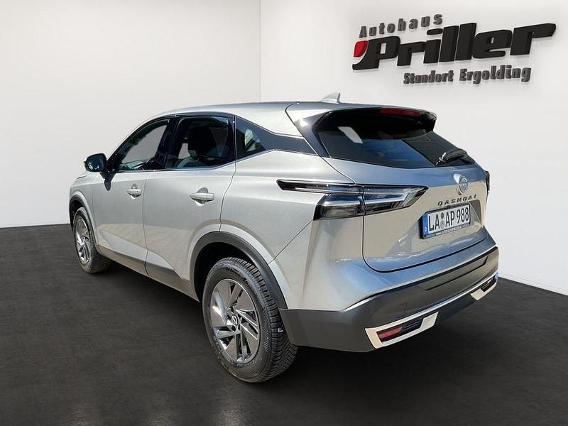 Gebraucht Nissan Qashqai Acenta 140 PS (102 kW) 2025 Silber SUV