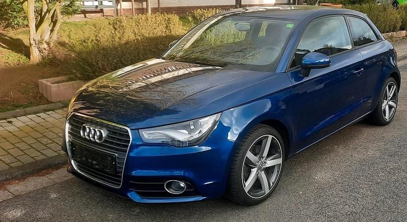 Gebraucht Audi A1 Ambition 105 PS (77 kW) 2010 Blau Kleinwagen