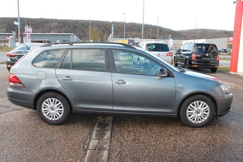 Gebraucht VW Golf VI Match 105 PS (77 kW) 2013 Grau Kleinwagen