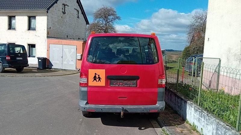 Gebraucht VW T5 102 PS (75 kW) 2011 Rot Van