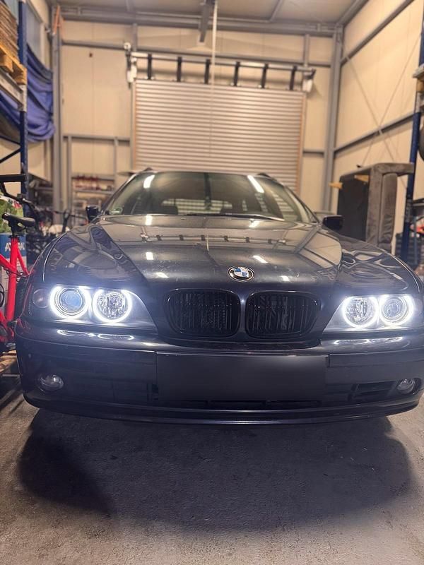 Gebraucht BMW 520 170 PS (125 kW) 2002 Blau Kombi