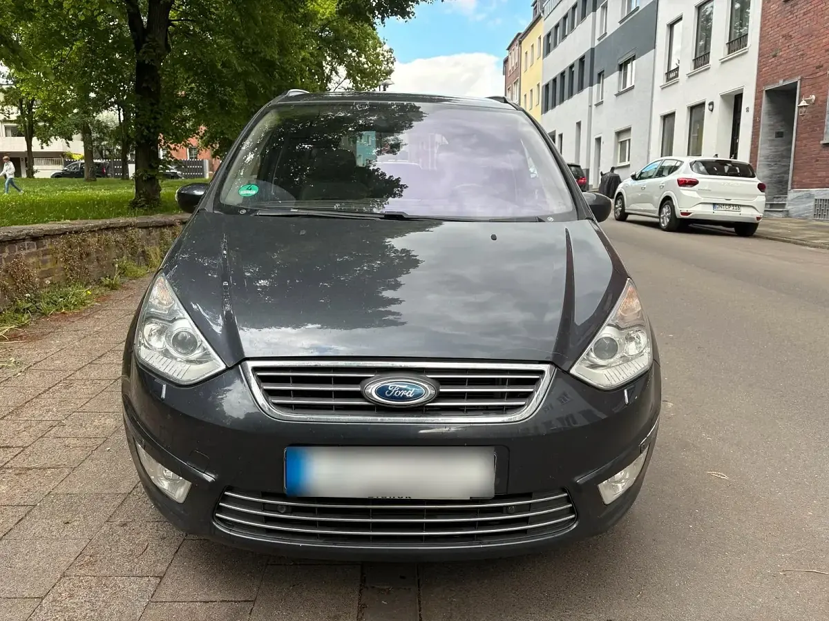 Gebraucht Ford Galaxy Titanium 163 PS (119 kW) 2010 Grau Van / Kleinbus