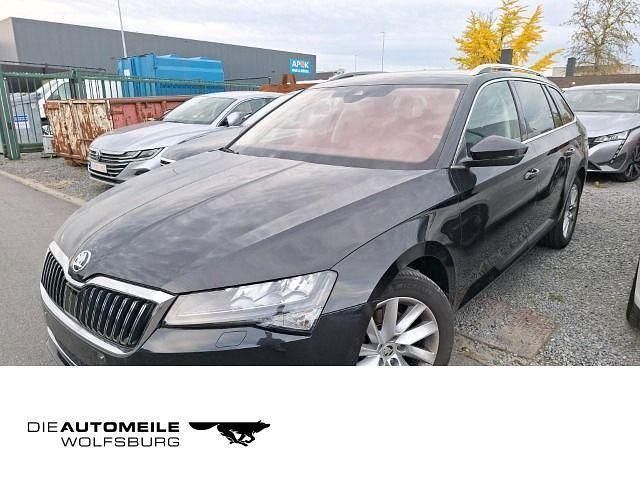 Schwarzmagic perleffekt (metallic) Gebraucht 2023 Skoda Superb Style Kombi | 29.490 € (Guter Preis) - Bild 1/4