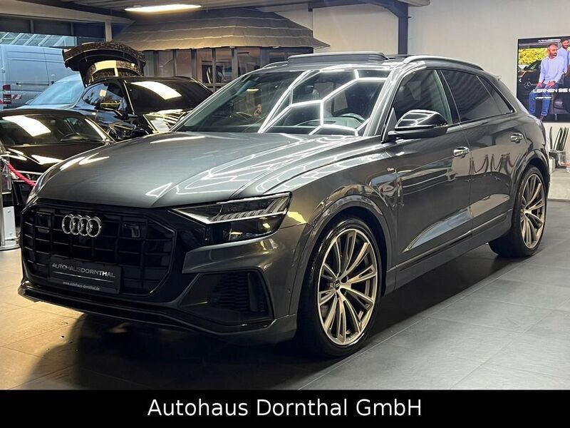 Grau Gebraucht 2020 Audi Q8 Competition SUV | 58.499 € - Bild 1/4