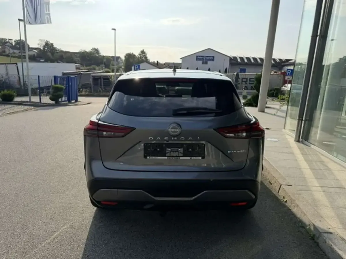 Gebraucht Nissan Qashqai Tekna 158 PS (116 kW) 2023 Gun metallic (m) SUV