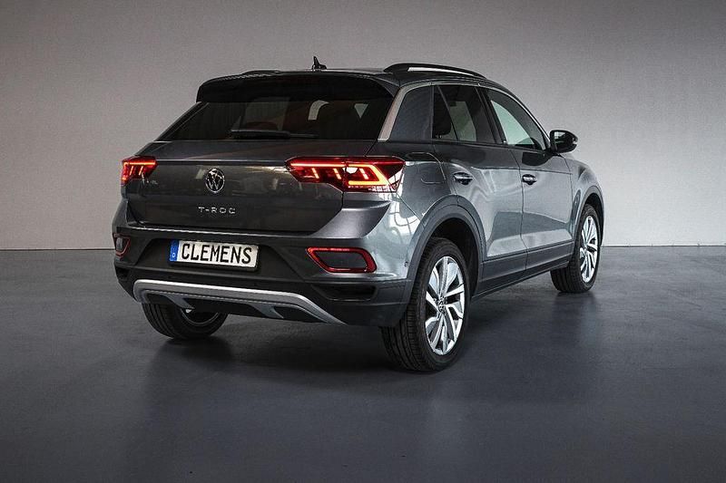 Gebraucht VW T-Roc Move 150 PS (110 kW) 2024 Grau SUV