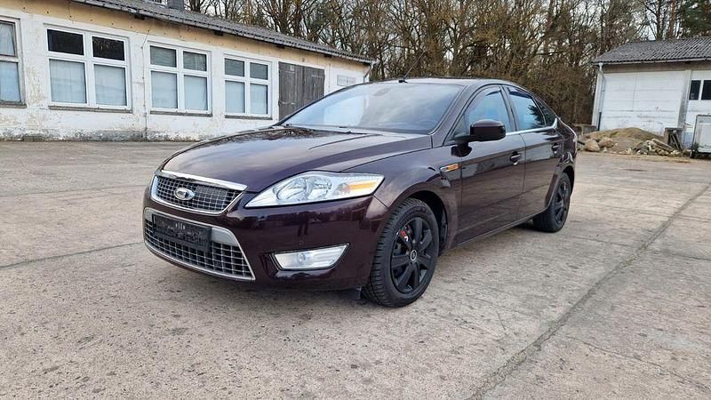 Gebraucht Ford Mondeo Titanium 160 PS (117 kW) 2008 Rot Limousine