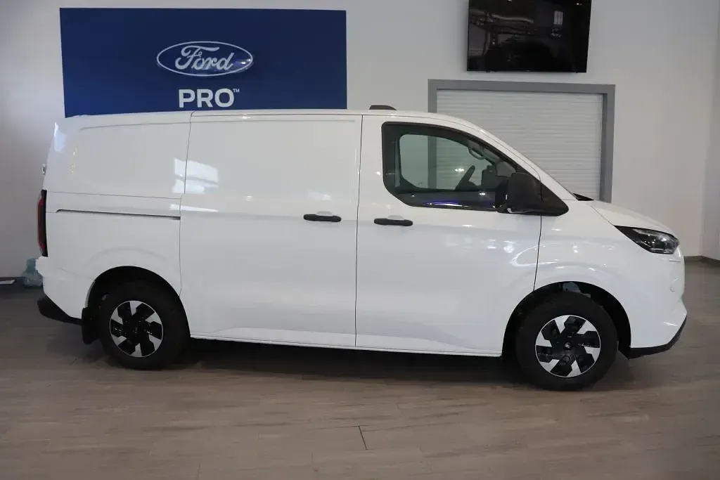 Neu Ford E-Transit Trend 100 kW (136 PS) 2026 Weiß Van