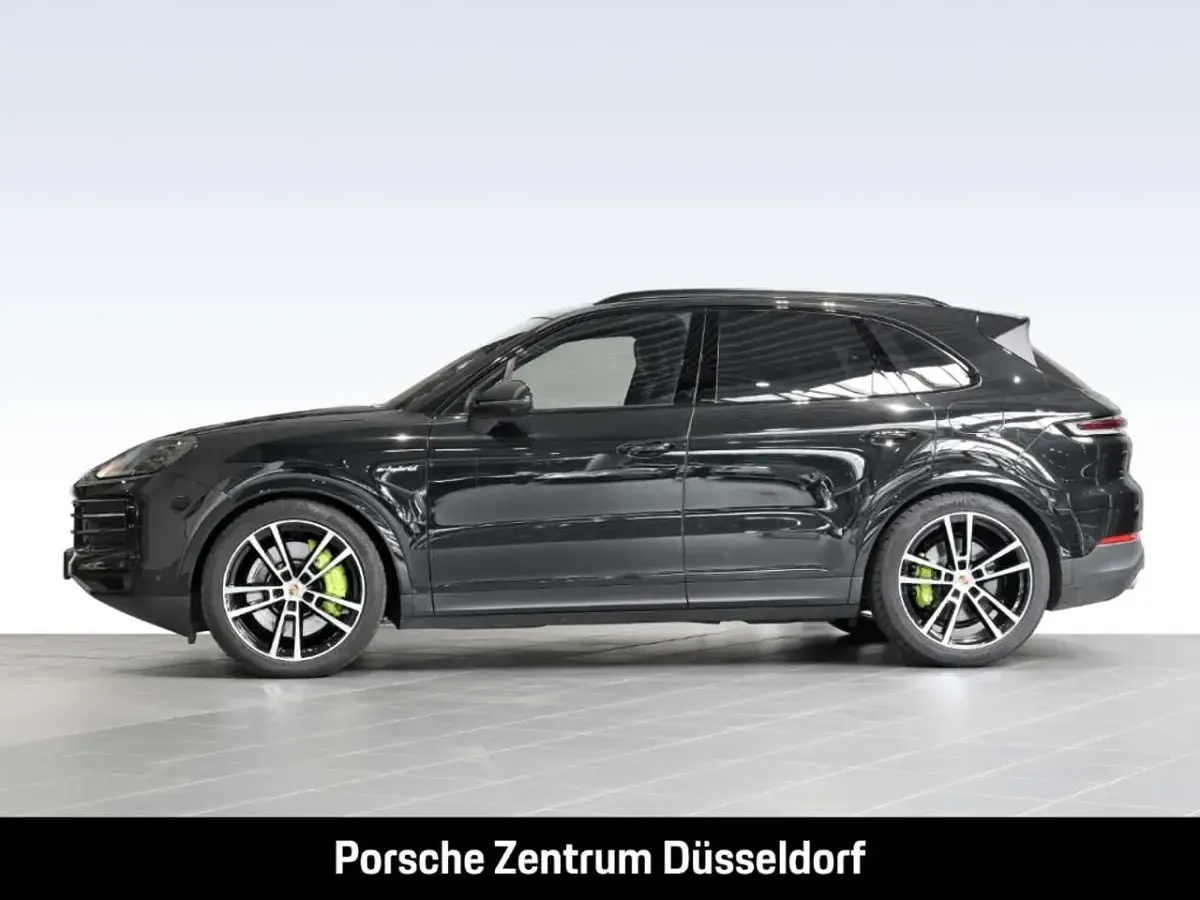 Gebraucht Porsche Cayenne S E-Hybrid 519 PS (381 kW) 2025 Schwarz SUV