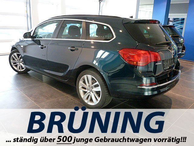 Gebraucht Opel Astra Energy 110 PS (80 kW) 2014 Grün metallic Kombi