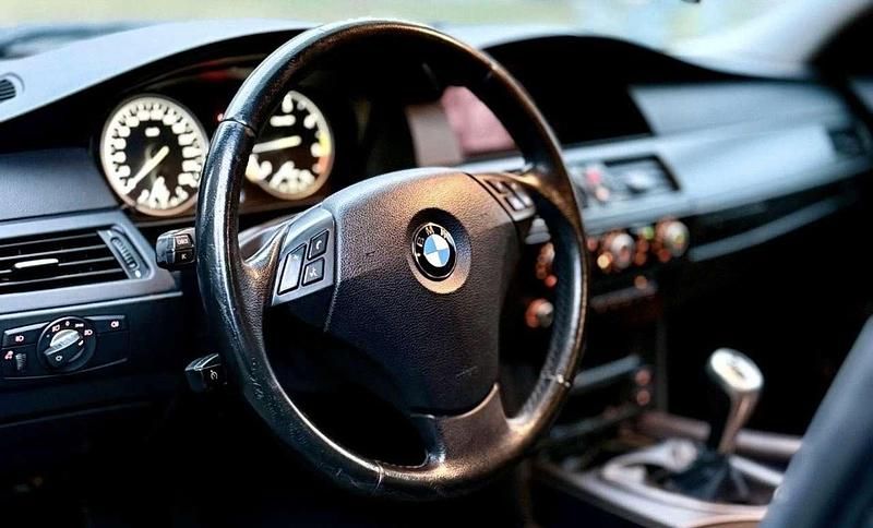 Gebraucht BMW 530 235 PS (172 kW) 2007 Blau Kombi