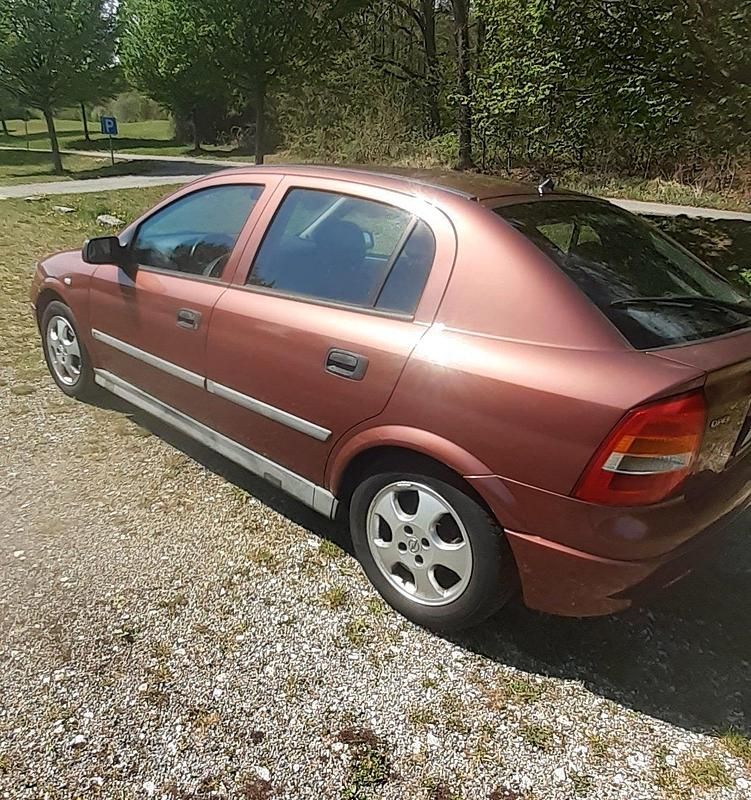 Usata Opel Astra 2000 Berlina