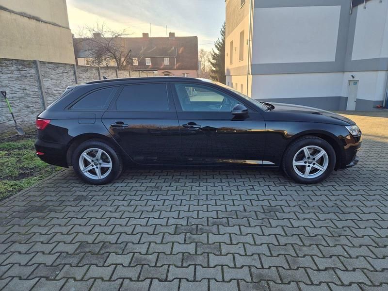 Usata Audi A4 170 CV (125 kW) 2018 Nero Station wagon