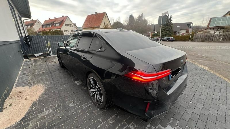 Gebraucht BMW 520 Shadowline 208 PS (152 kW) 2024 Schwarz Limousine