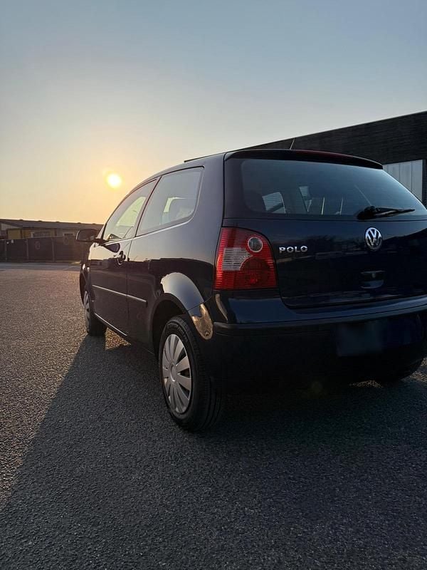 Gebraucht VW Polo 64 PS (47 kW) 2003 Blau Kleinwagen