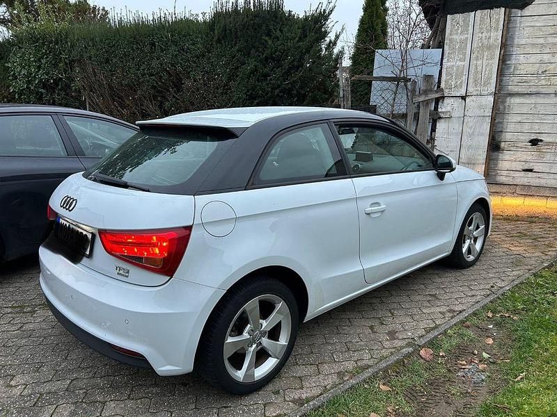 Gebraucht Audi A1 95 PS (69 kW) 2016 Weiß Kleinwagen
