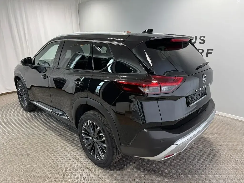 Neu Nissan X-Trail 360º 163 PS (119 kW) 2026 Schwarz SUV