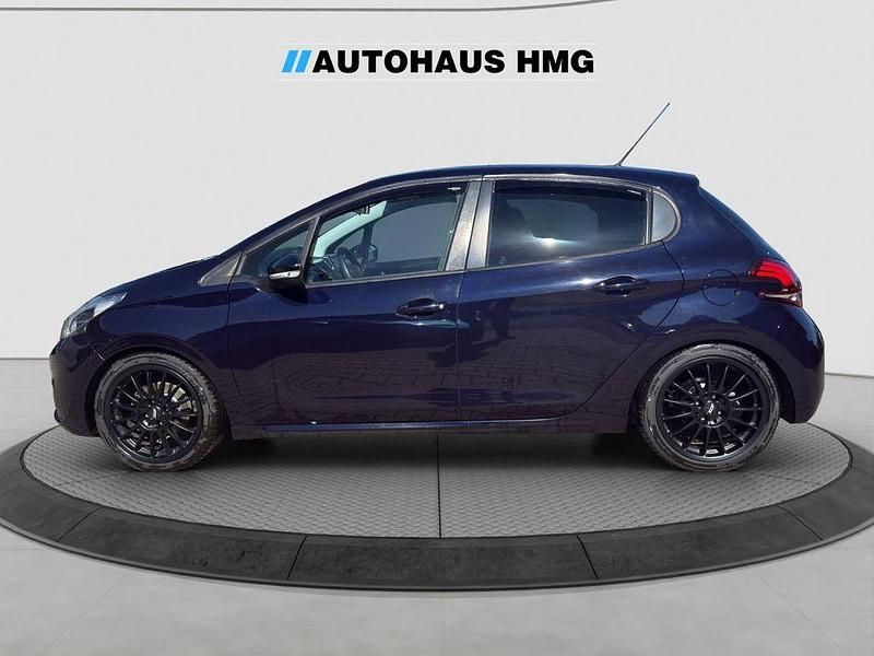 Gebraucht Peugeot 208 Active 82 PS (60 kW) 2018 Blau Kleinwagen