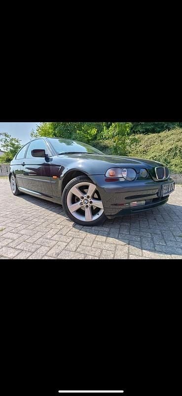 Schwarz Gebraucht 2004 BMW 316 Compact Kleinwagen | 2.759 € (Teuer) - Bild 1/4