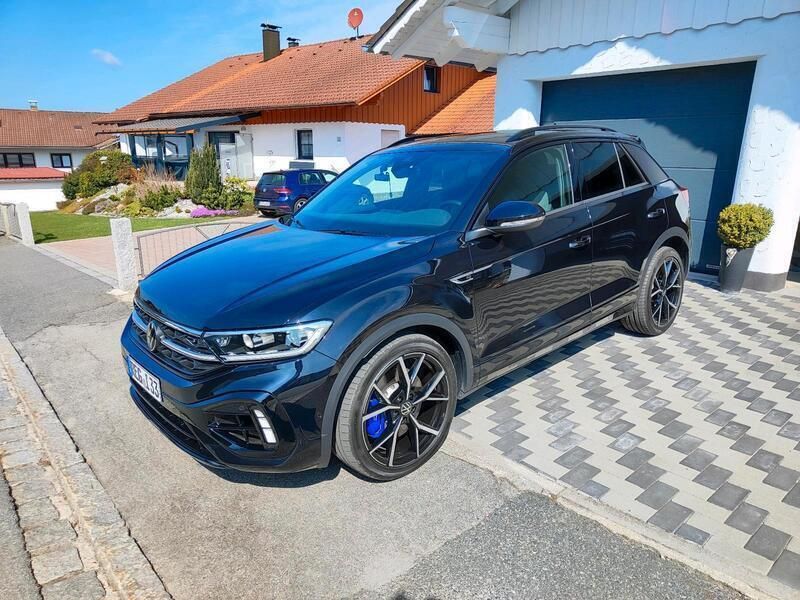Schwarz Gebraucht 2024 VW T-Roc Beats SUV | 40.000 € (Etwas zu teuer) - Bild 1/4