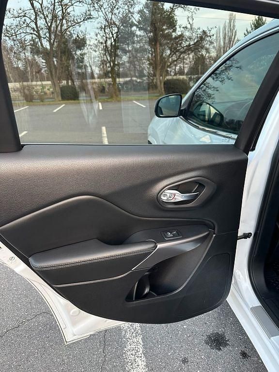 Gebraucht Jeep Cherokee 194 PS (142 kW) 2019 Weiß SUV