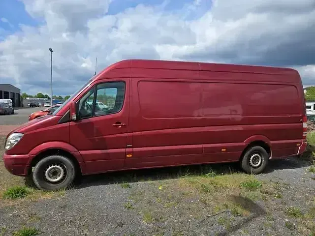 Gebraucht Mercedes Sprinter 163 PS (119 kW) 2013 Bernsteinrot metallic (metallic) Van