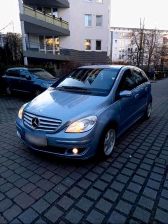 Gebraucht 2006 Mercedes 180 Limousine | 1.200 € - Bild 1/4