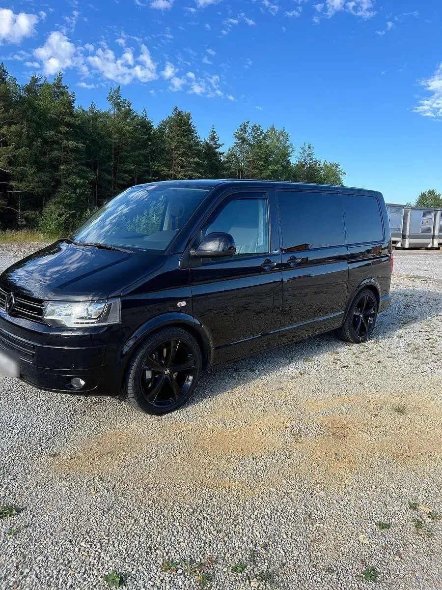 Gebraucht VW Multivan 179 PS (131 kW) 2012 Schwarz Van / Kleinbus