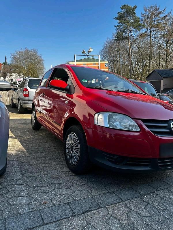 Gebraucht VW Fox 54 PS (39 kW) 2006 Rot Kleinwagen