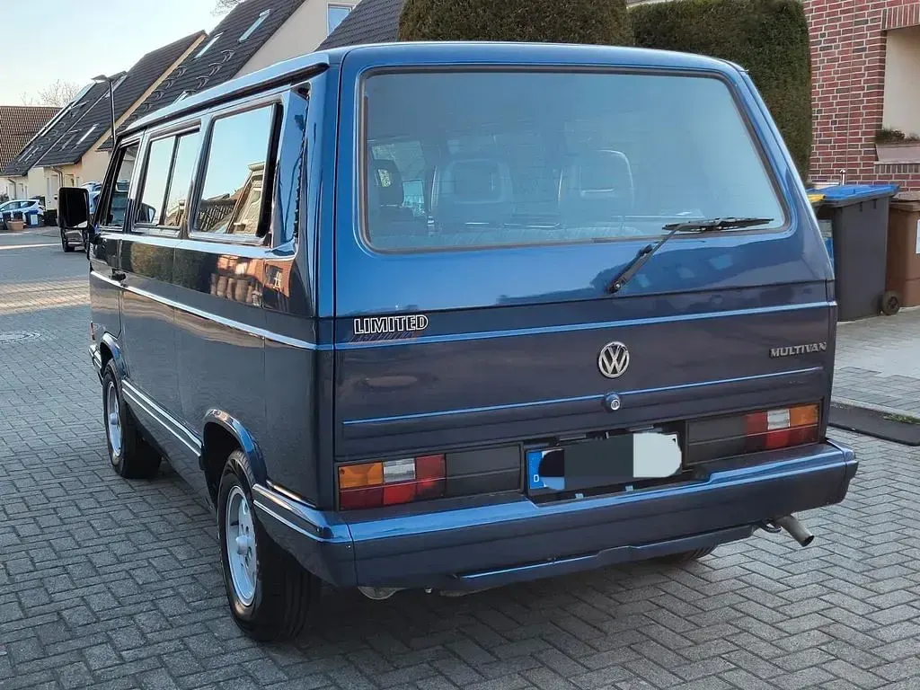 Used VW Multivan Edition 92 HP (67 kW) 1992 Blue Minivan