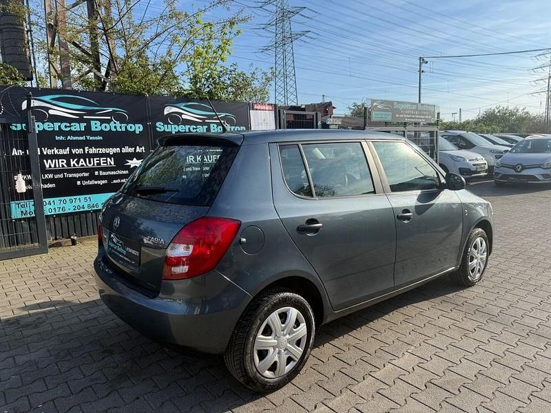 Gebraucht Skoda Fabia Cool Edition 60 PS (44 kW) 2014 Grau Limousine