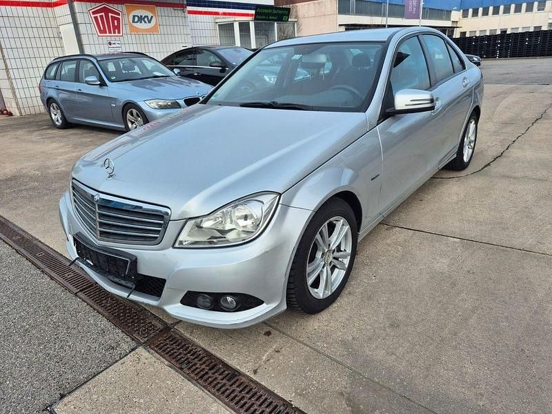 Gebraucht Mercedes C180 Elegance 156 PS (114 kW) 2011 Silber Limousine