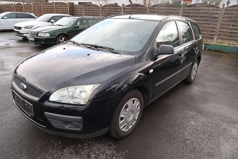 Gebraucht Ford Focus Trend 101 PS (74 kW) 2005 Pantherschwarz metallic Kombi