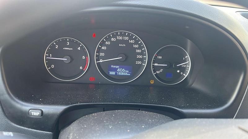 Gebraucht Hyundai H-1 100 PS (73 kW) 2016 Weiß Van / Kleinbus