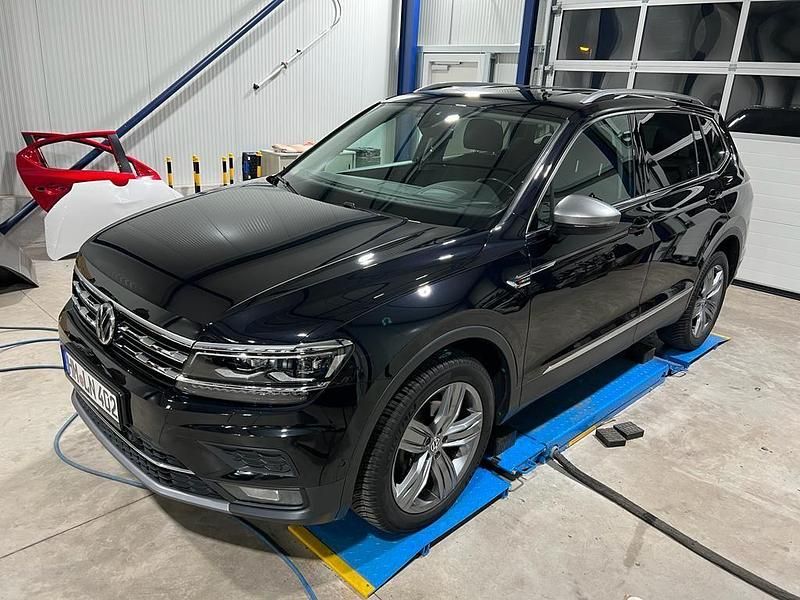 Schwarz Gebraucht 2018 VW Tiguan Allspace Highline SUV | 22.999 € (Fairer Preis) - Bild 1/4