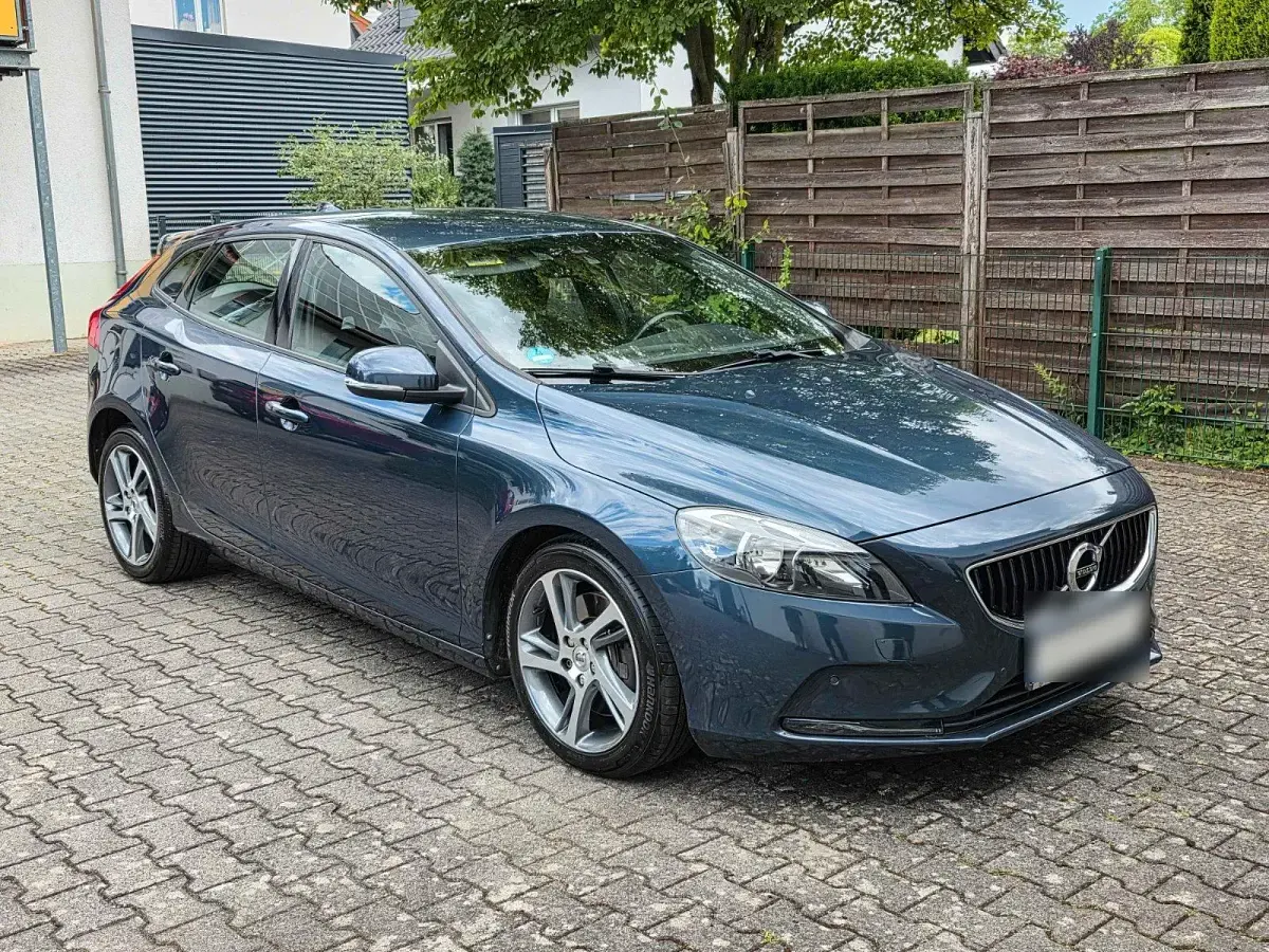 Gebraucht Volvo V40 Kinetic 152 PS (111 kW) 2017 Kleinwagen