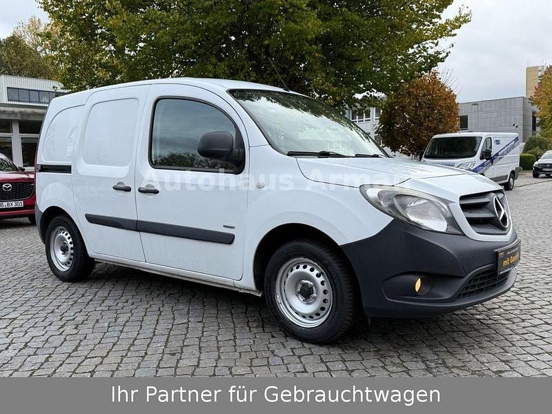 Weiß Gebraucht 2013 Mercedes Citan 109 Van / Kleinbus | 6.490 € (Guter Preis) - Bild 1/4