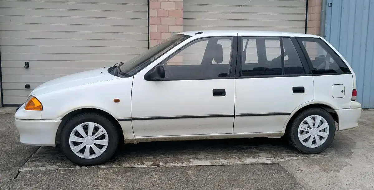 Gebraucht Subaru Justy 68 PS (50 kW) 1999 Weiß Kleinwagen
