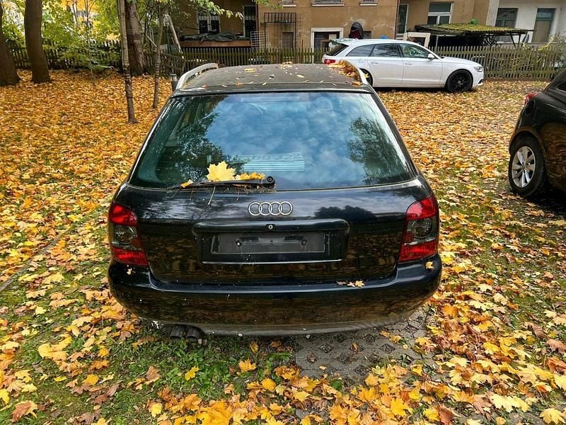 Schwarz Gebraucht 1997 Audi A4 Kombi | 3.500 € - Bild 1/4