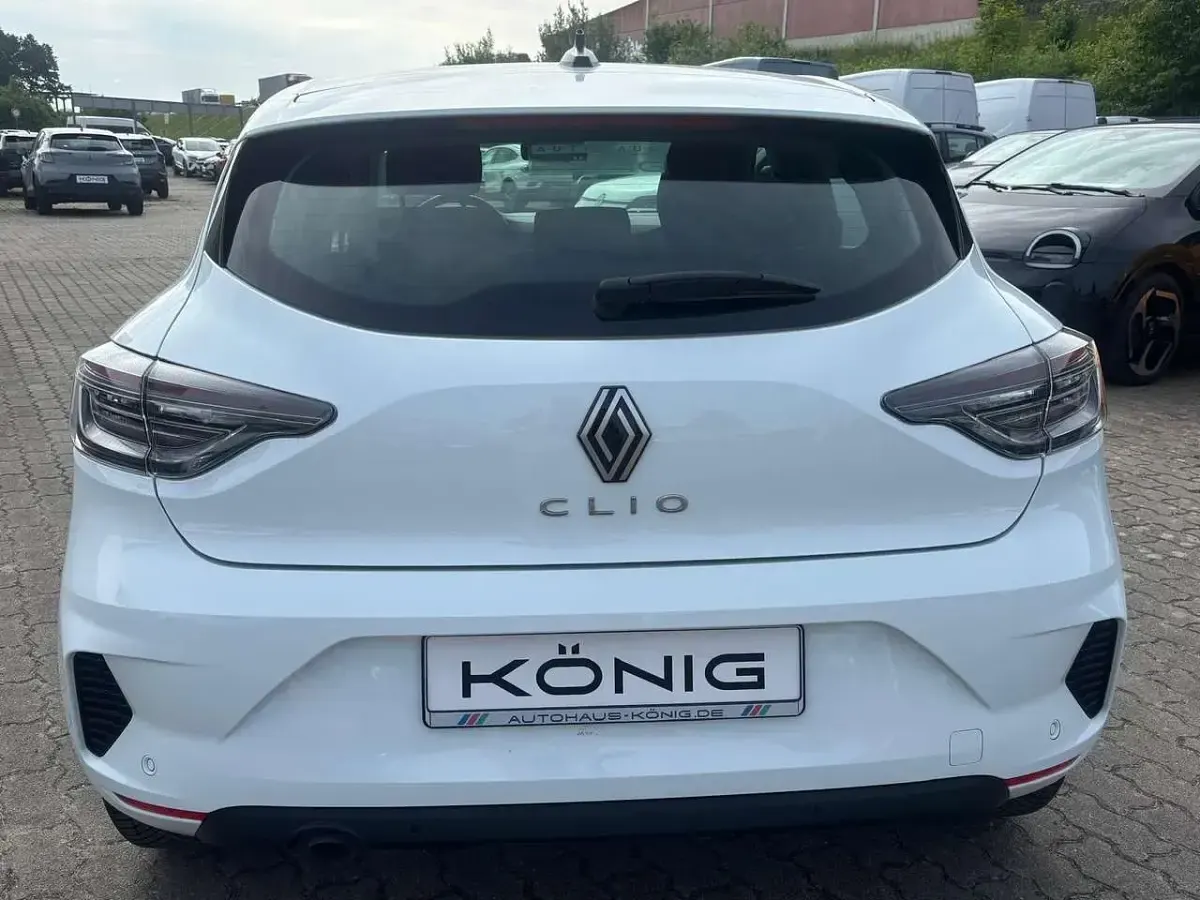 Gebraucht Renault Clio V Evolution 67 PS (49 kW) 2024 Arktisweiß Limousine