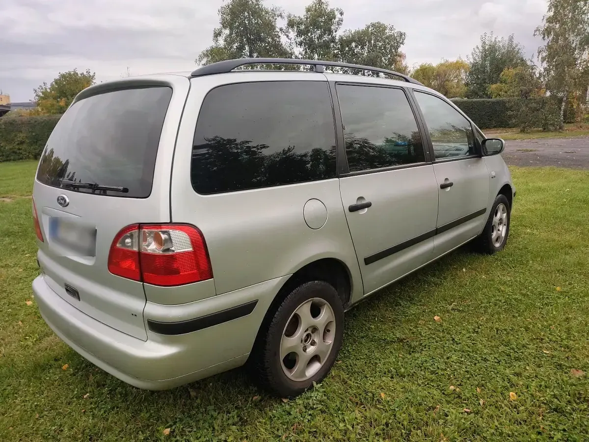 Gebraucht Ford Galaxy 145 PS (106 kW) 2005 Silber Van / Kleinbus