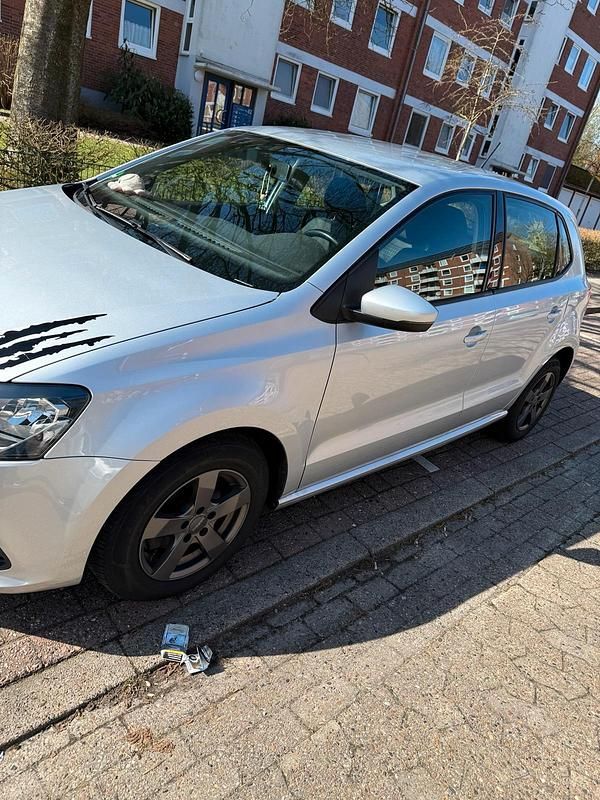 Gebraucht VW Polo 90 PS (66 kW) 2017 Silber Limousine