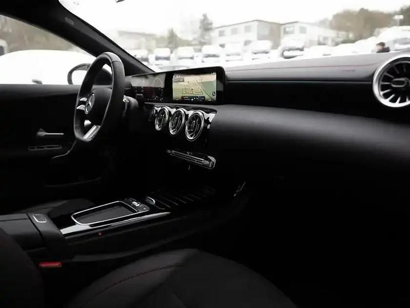 Gebraucht Mercedes CLA250e 163 PS (119 kW) 2024 Weiss polarweiss Limousine