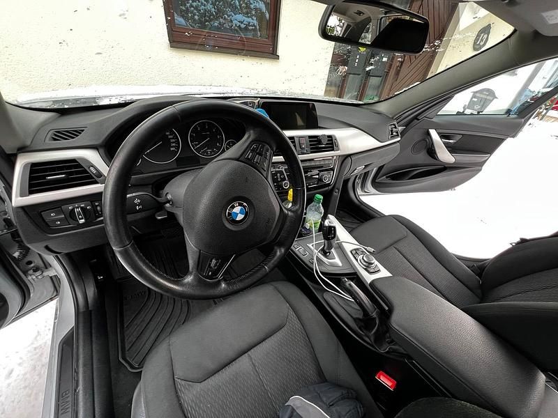 Gebraucht BMW 318 150 PS (110 kW) 2017 Silber Kombi