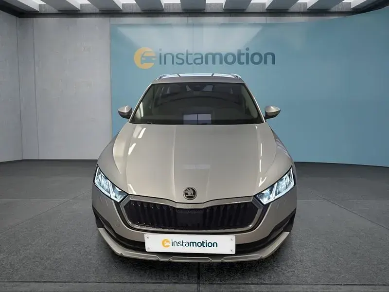 Gebraucht Skoda Octavia Scout 150 PS (110 kW) 2023 Silber Kombi