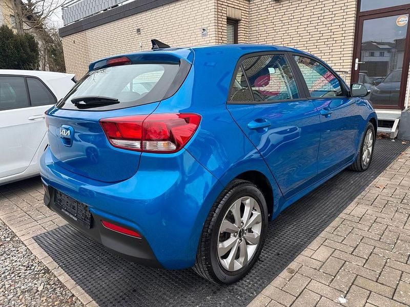 Gebraucht Kia Rio Vision 101 PS (74 kW) 2022 Blau Limousine