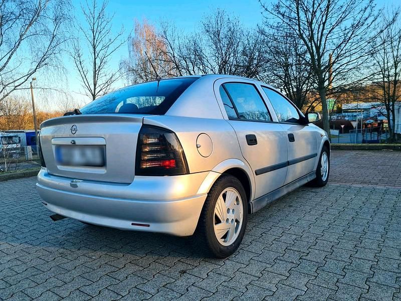Gebraucht Opel Astra 101 PS (74 kW) 2002 Limousine