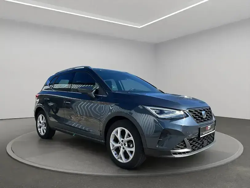 Gebraucht Seat Arona FR 116 PS (85 kW) 2024 Magnetic grau metallic SUV